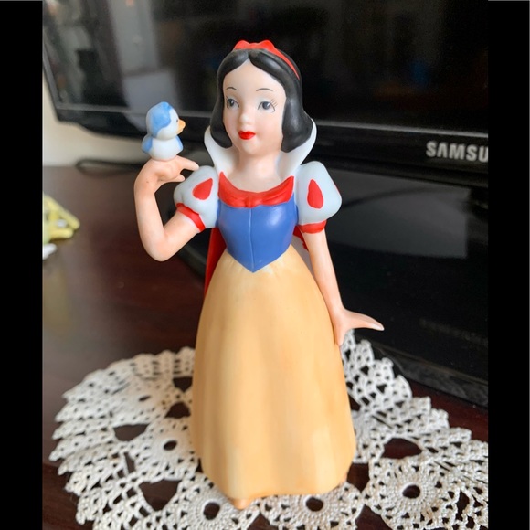 Other - Disney Snow White Porcelain Figurine